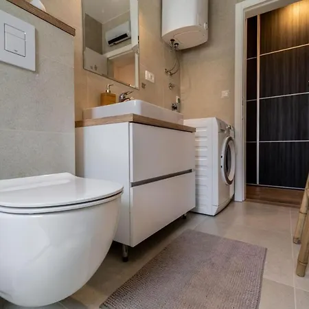 Apartment New Podstrana2 *