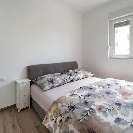New Podstrana2 Apartment *